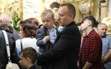 W czasie tegorocznego odpustu św. Antoniego w Ratowie cieszył widok m.in. wielu młodych rodziców z dziećmi.