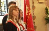 Poczet sztandarowy w czasie uroczystości 90. rocznicy nadania pierwszego sztandaru szkole w Dzierzążni