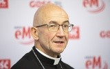Fałszywe konta na Facebooku wykorzystują wizerunek abp. Galbasa