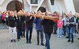 Droga Krzyżowa ulicami cz. 2