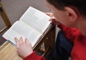 100 mln chrześcijan bez Biblii