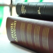 Francja: Biskupi reagują na apel Papieża ws. tradycjonalistów. Dwa ryty w jednym Mszale?