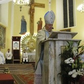 Bp Roman Marcinkowski przewodniczy uroczystościom odpustowym w sanktuarium Matki Bożej Niepokalanej Przewodniczki