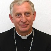 Biskup zawiesił ks. Charamsę