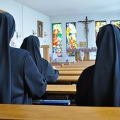 Pomoc żeńskich zgromadzeń zakonnych w Polsce uchodźcom z Ukrainy
