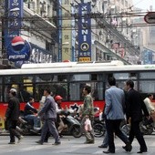 Chiński Rok Konia: młodzież kpi z oficjalnej propagandy "gospodarczego galopu"