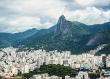 Nad Rio de Janeiro góruje postać Chrystusa...