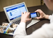Facebook cenzuruje antyprzemocową kampanię