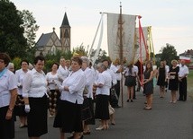 To wszystko dla Maryi: dekoracje, procesja, modlitwy i śpiewy, a przede wszystkim serca, w których rodzą się dobre postanowienia poprawy życia: "Odnowić śluby nasze chcemy..."