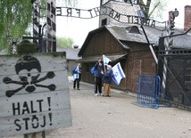 Niemiec okradł Muzeum Auschwitz