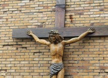 Krzyż w parafii św. Stanisława Kostki w Rypinie