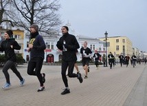 Deptak w centrum Ciechanowa stał się miejscem sportowej imprezy dla uczczenia żołnierzy wyklętych