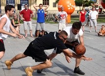Charytatywny streetball dla Kryspina