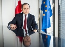 Szymański: Polska za bezzwrotnymi instrumentami UE na odbudowę gospodarki