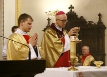 Bp Galbas podczas mszy w Bytomiu-Szombierkach