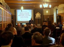 Sesji naukowej o I wojnie światowej w Płocku przewodniczył Marian Chudzyński, członek TNP