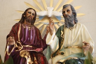 Bóg w Trójcy działa! Wideokomentarz