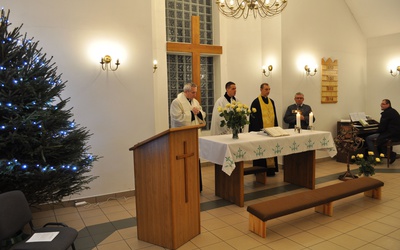 Nabożeństwu ekumenicznemu przewodniczył ks. proboszcz Mateusz Łaciak z Kościoła Ewangelicko-Augsburskiego