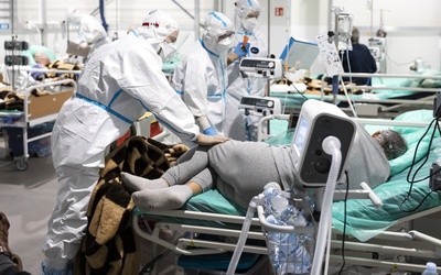W Polsce zmarło już ponad 100 tys. osób zakażonych SARS-CoV-2