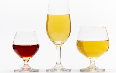 Już co czwarty Polak zrezygnował z zakupu alkoholu na święta. Powody? Finansowe i zdrowotne