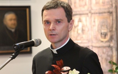 - Bardzo jestem wzruszony i przejęty tym, co się stało - mówił biskup nominat Mirosław Milewski