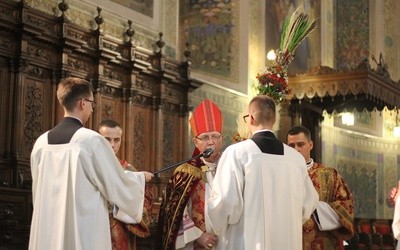 Liturgii Wielkiego Tygodnia w katedrze będą przewodniczyli księża biskupi.