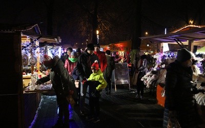 Na bożonarodzeniowym jarmarku