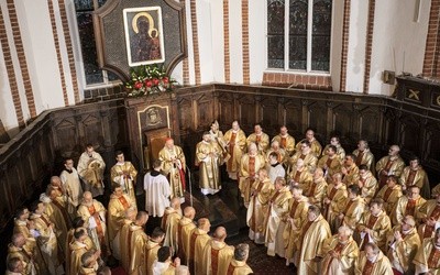 Abp Gądecki: Potrzebujemy gorliwej modlitwy o nowe powołania kapłańskie