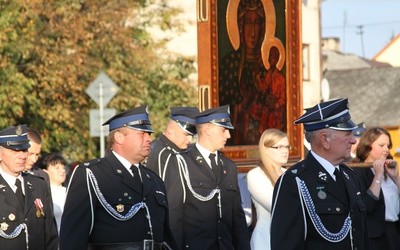 Procesja z obrazem Matki Bożej Częstochowskiej ulicami Bielska