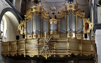 Odnowione organy i chór muzyczny bazyliki kolegiackiej w Pułtusku