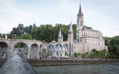 Lourdes: Sanktuarium zamknięte po raz pierwszy w dziejach