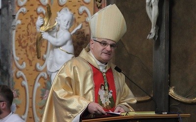 Bp Mendyk: Katolicy chcą być traktowani sprawiedliwie, nie chcą przywilejów
