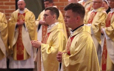Święcenia kapłańskie w katedrze elbląskiej