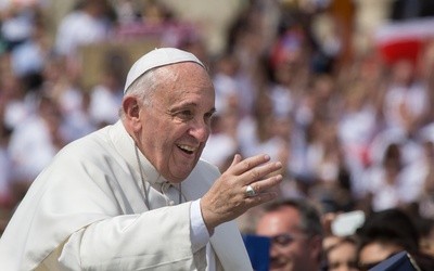 Papież do kapłanów: Namaszczając, jesteśmy ponownie namaszczeni wiarą i miłością naszego ludu 