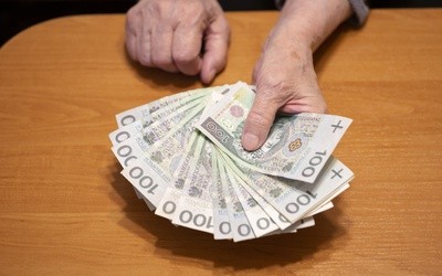 Uścińska: W lutym osoby pobierające świadczenie od 4 920 do 12 800 zł otrzymają zwrot nadpłaconego podatku