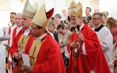 Komisja KEP: Kapłanowi nie wolno na własną rękę w celebracji mszy św. niczego dodawać, opuszczać ani zmieniać