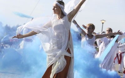 Lednica, Jezus na Stadionie Legii – emocjonalny show czy autentyczne doświadczenie wiary?