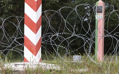 Białoruskie wojsko usiłowało przepchnąć 35 osób, w większości kobiet i dzieci, na stronę polską