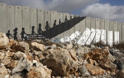 Izrael zbuduje mur - Kościół rozgoryczony