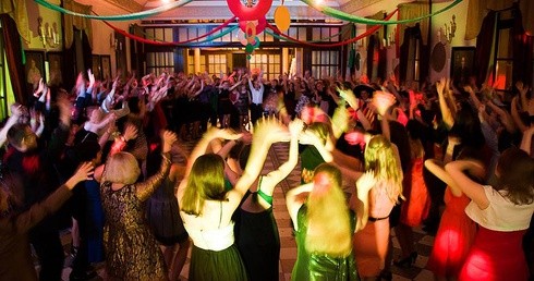 Podczas balu dla singli