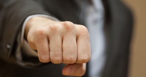ISKK: W Polsce narasta agresja wobec księży i miejsc kultu religijnego