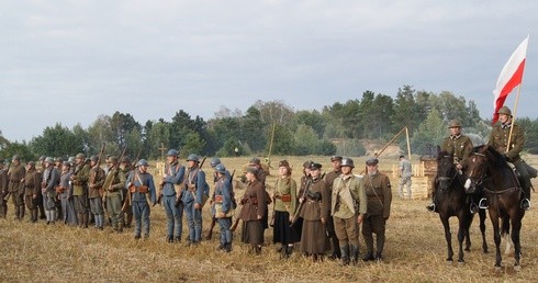 W inscenizacji historycznej wzięło udział około stu rekonstruktorów m.in. z Ciechanowa, Mławy, Przasnysza, Warszawy, Modlina i Malborka