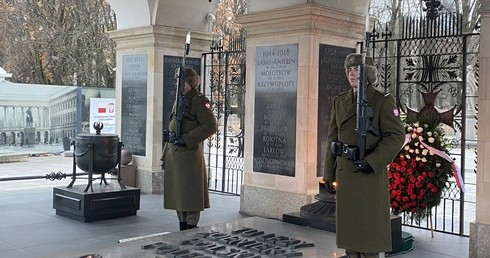 Grób Nieznanego Żołnierza ma 100 lat
