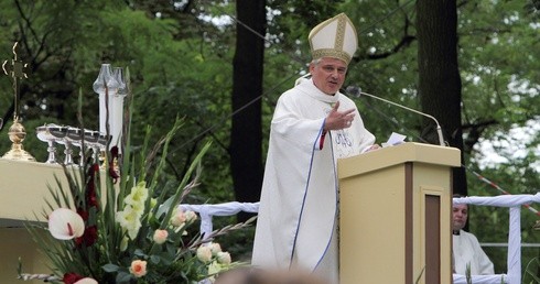 Jest data ingresu kard. Krajewskiego do łódzkiej katedry