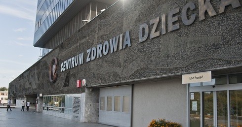 Pielęgniarki odeszły od łóżek dzieci