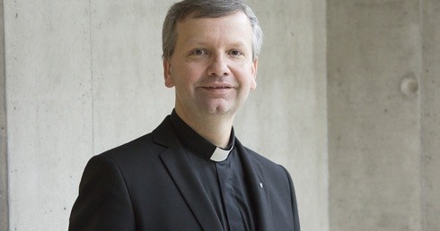 Zarząd Stowarzyszenia Teologów Moralistów krytycznie o raporcie synodalnej grupy roboczej dot. m.in. duszpasterstwa osób o skłonnościach homoseksualnych