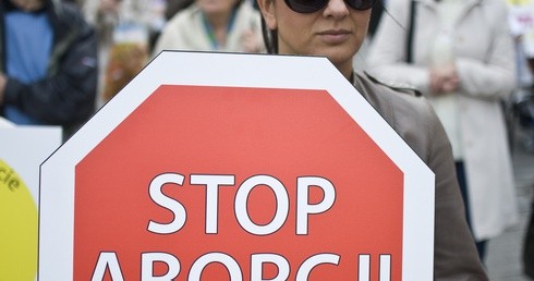 Coraz więcej aborcji wykonywanych w świetle prawa