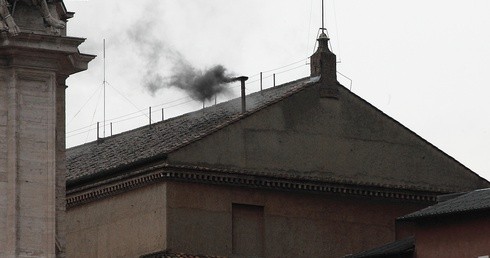 Dym nad kaplicą sykstyńską