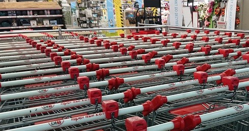 A jak w handlu chcą zarabiac, to niech pracują na okrągło
