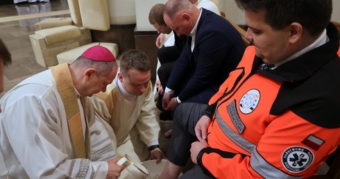 Bp Olszowski: Eucharystia daje siły do służby, do bezinteresowności